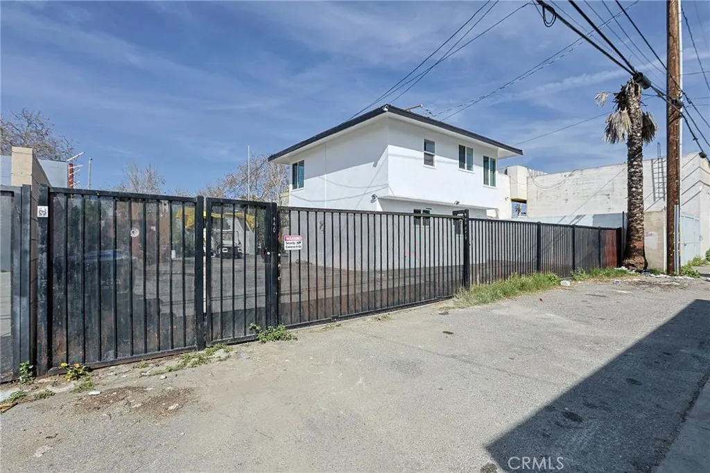 440 W Holt