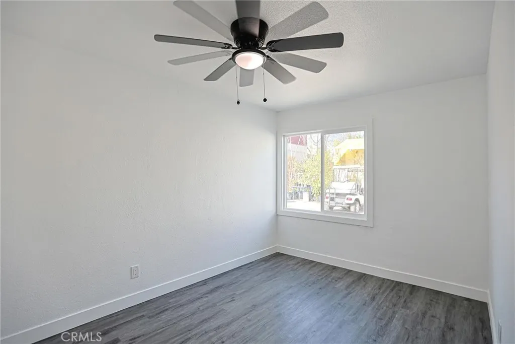 440 W Holt
