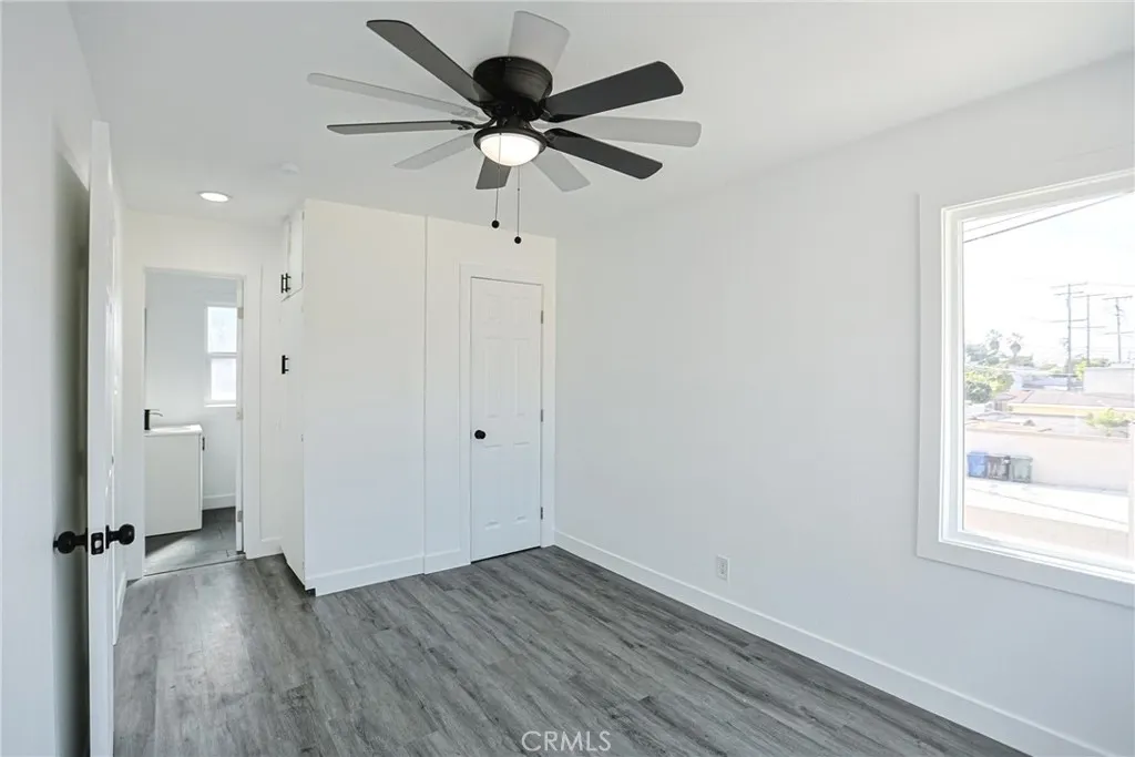 440 W Holt