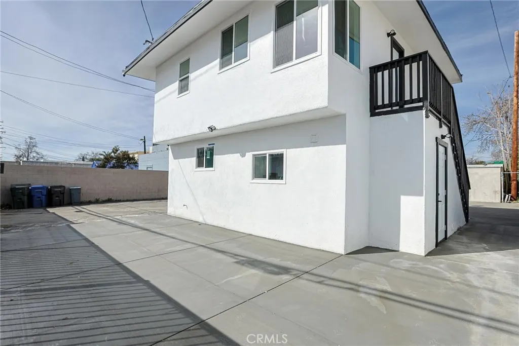 440 W Holt