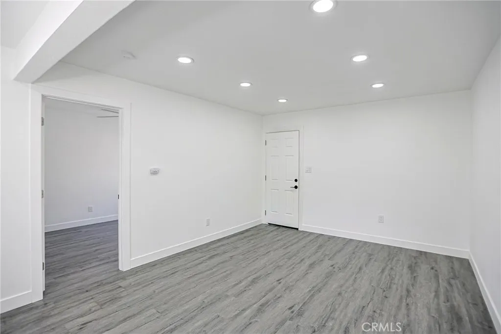 440 W Holt