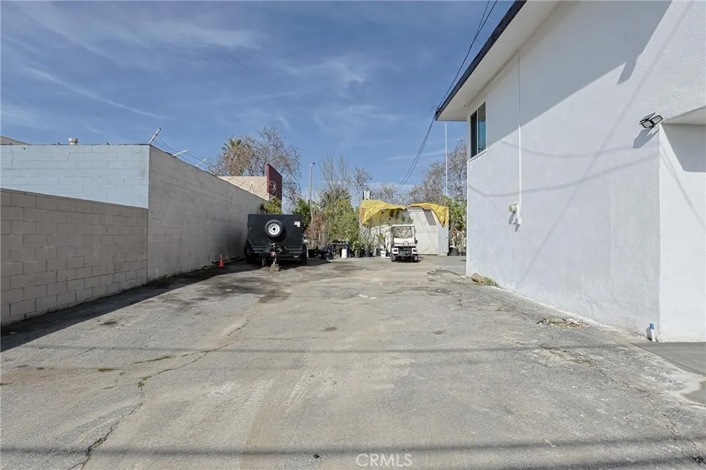 440 W Holt