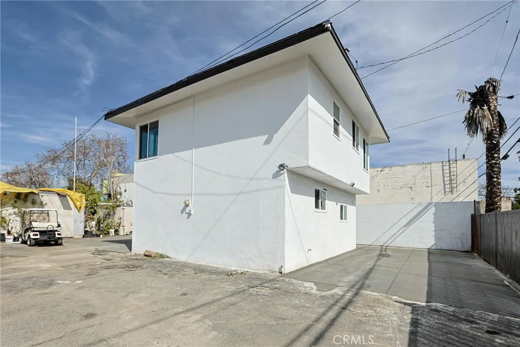440 W Holt