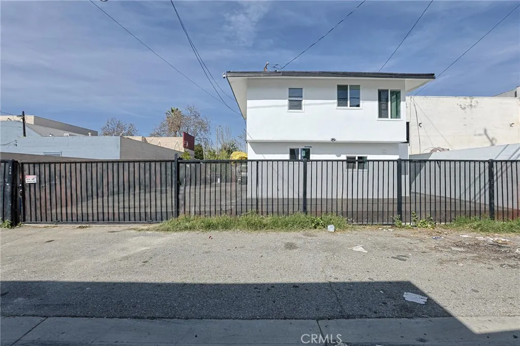 440 W Holt