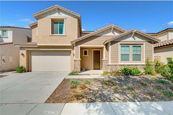 3447 E Sumac