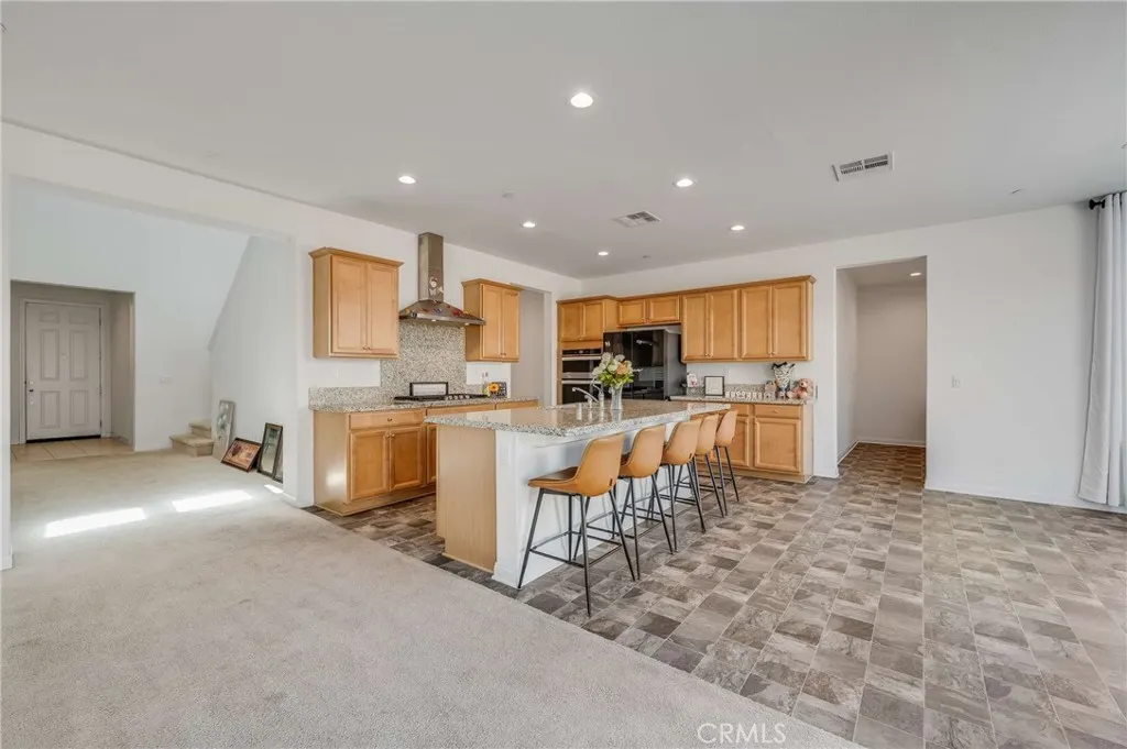 3447 E Sumac