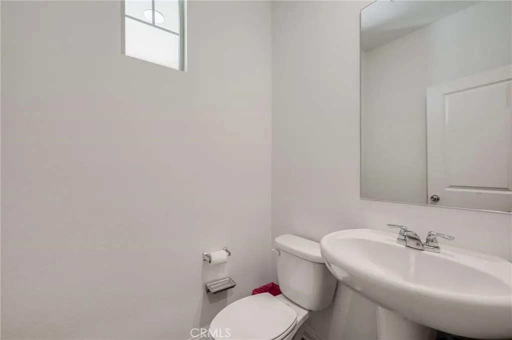 3447 E Sumac