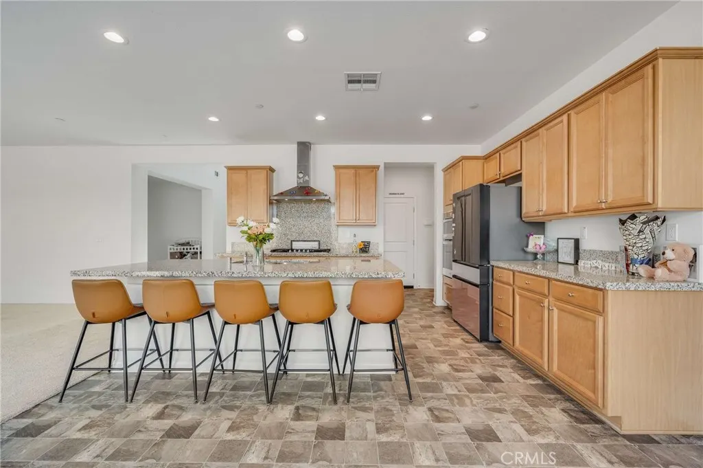 3447 E Sumac