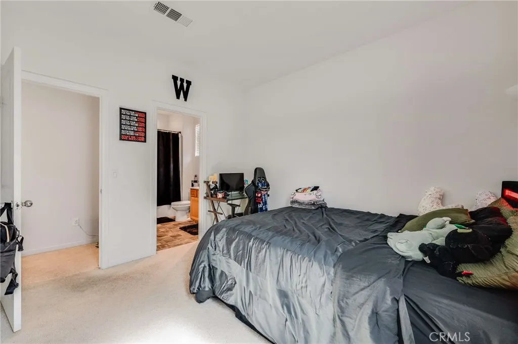 3447 E Sumac