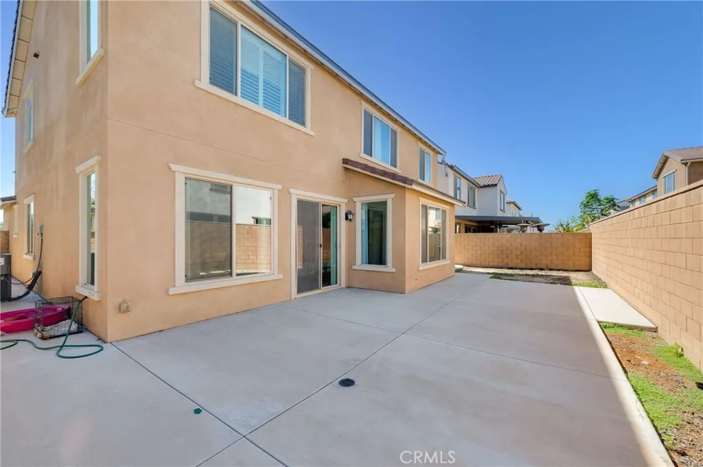 3447 E Sumac