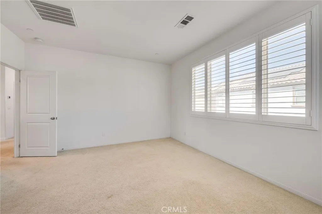 3447 E Sumac