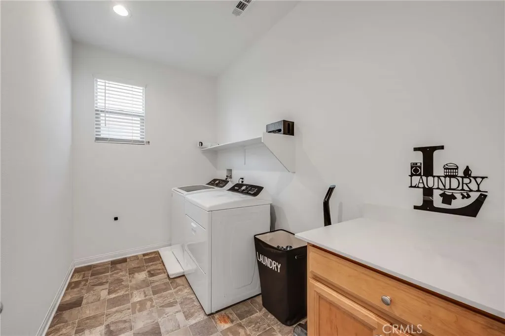 3447 E Sumac