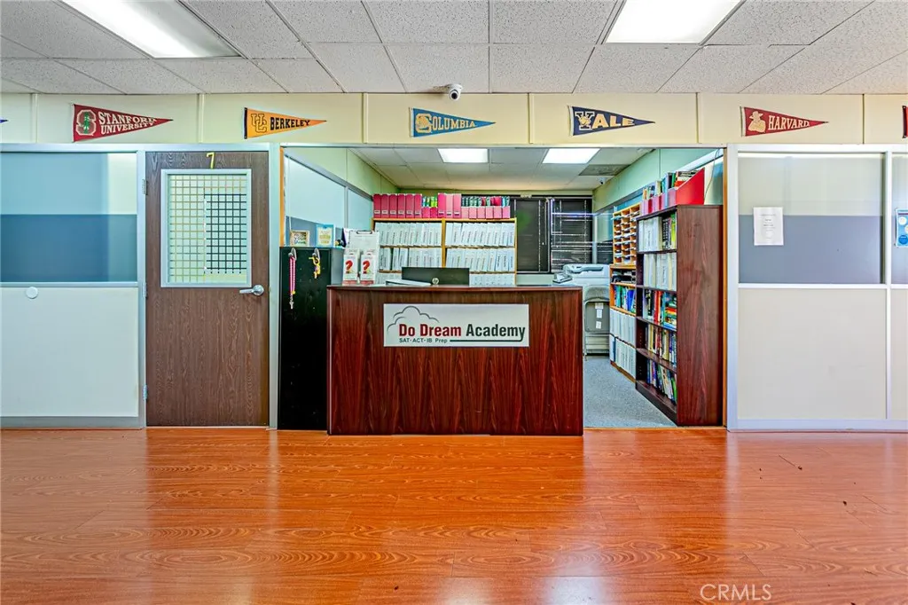 4128 W Commonwealth