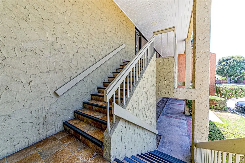 4128 W Commonwealth