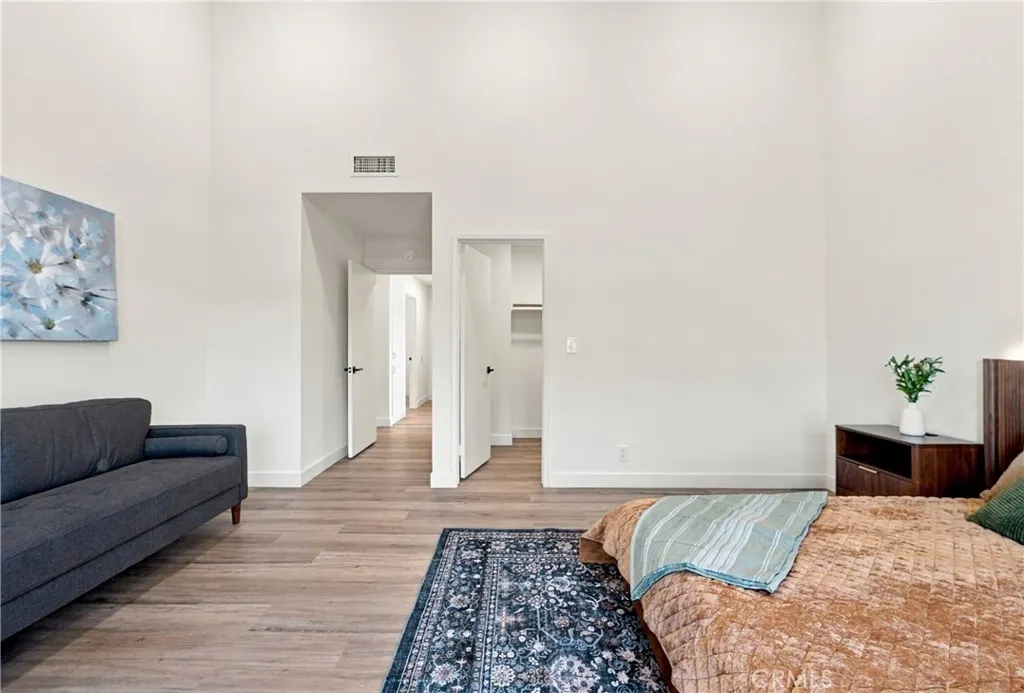 3907 Madonna