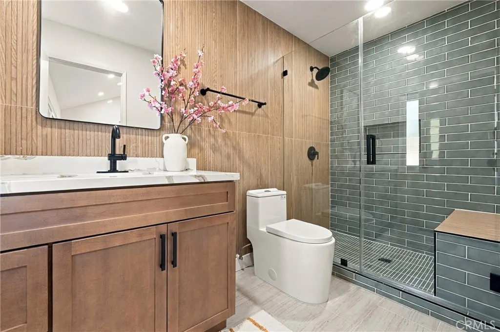3907 Madonna