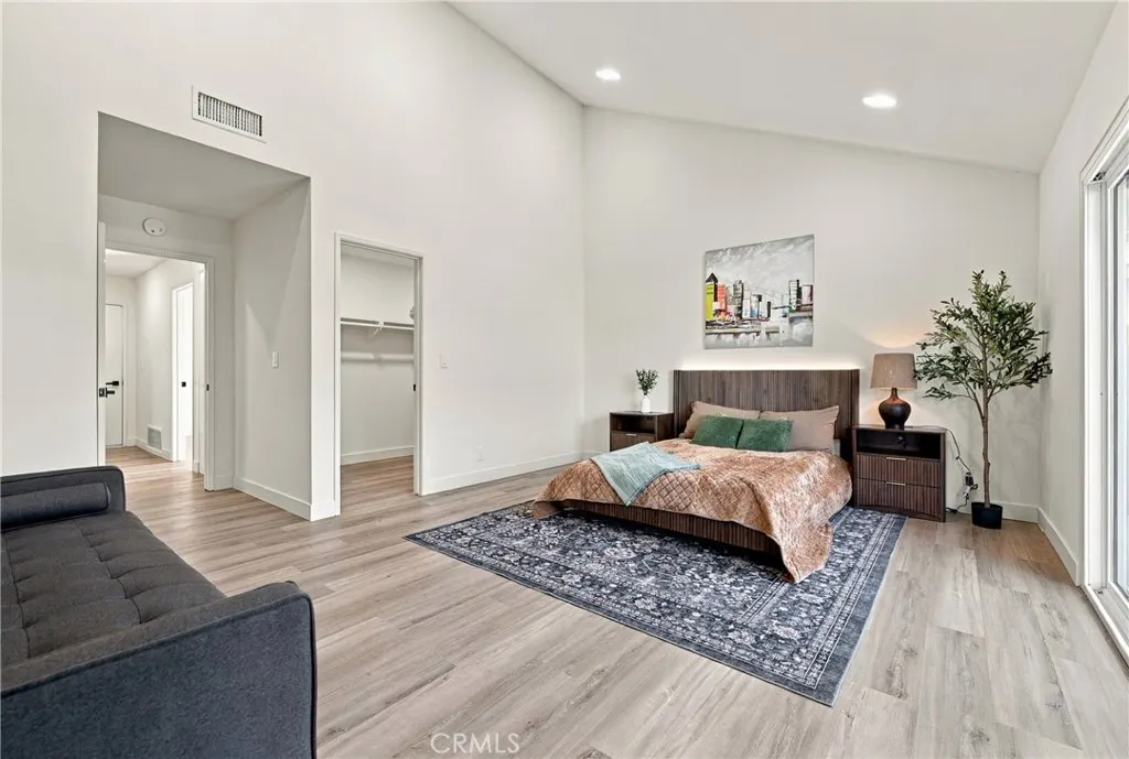 3907 Madonna