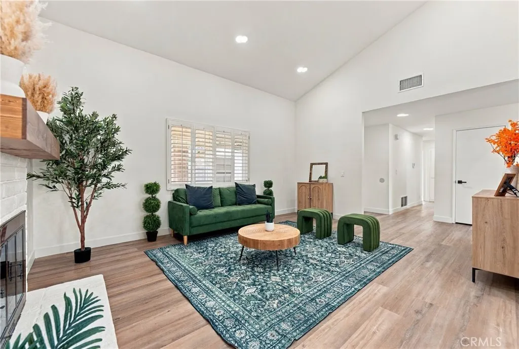 3907 Madonna
