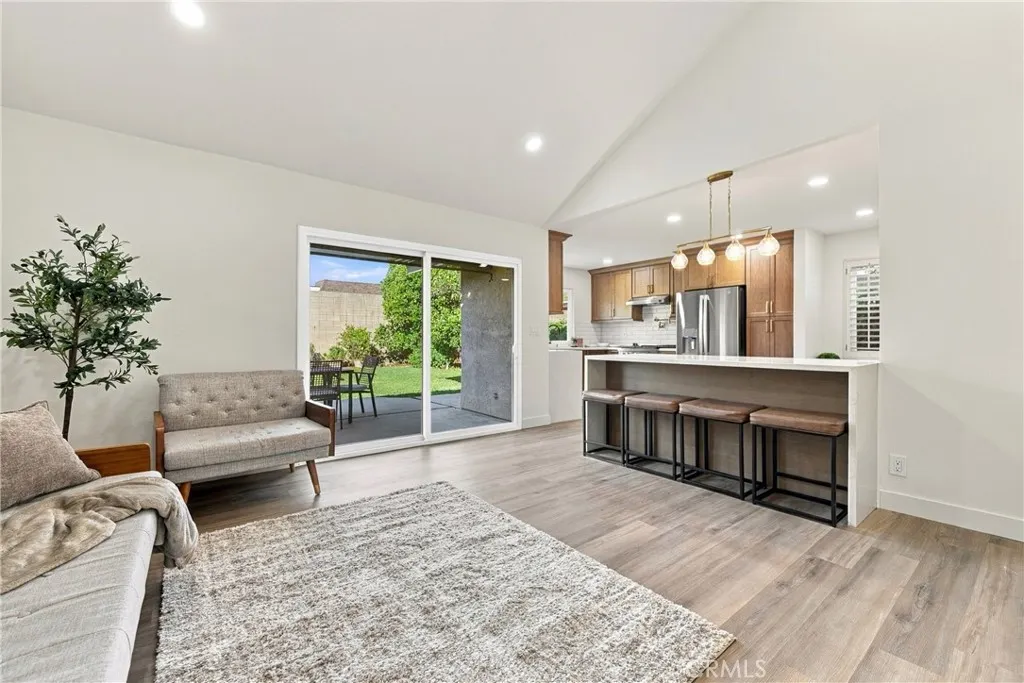 3907 Madonna
