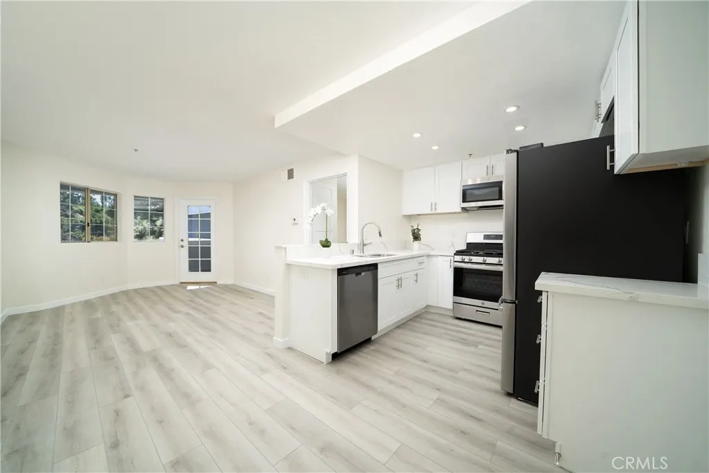 1501 N Brea Boulevard #212