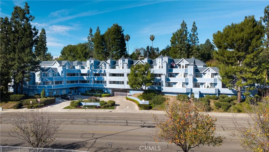 1501 N Brea Boulevard #212