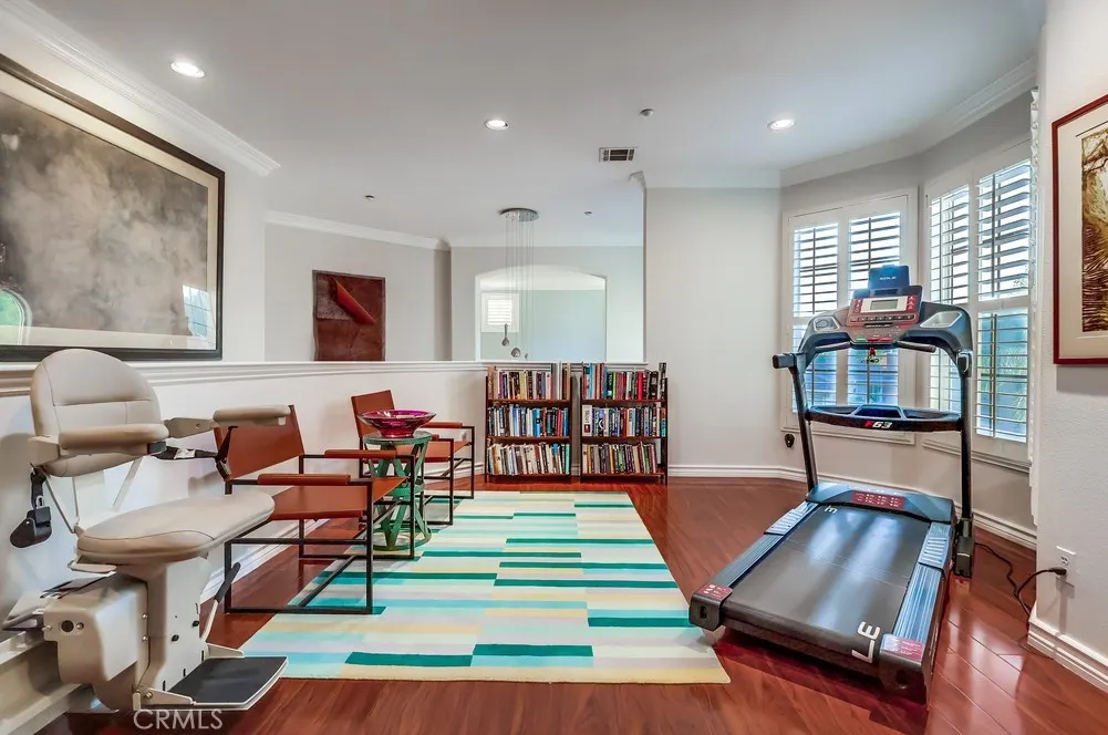 707 S Grand