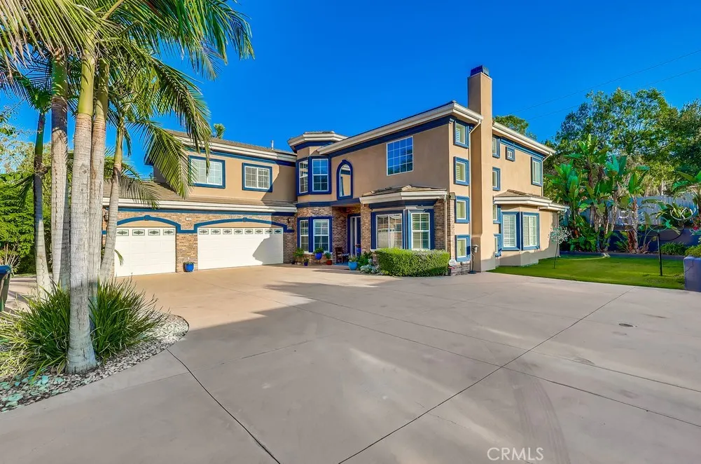 707 S Grand