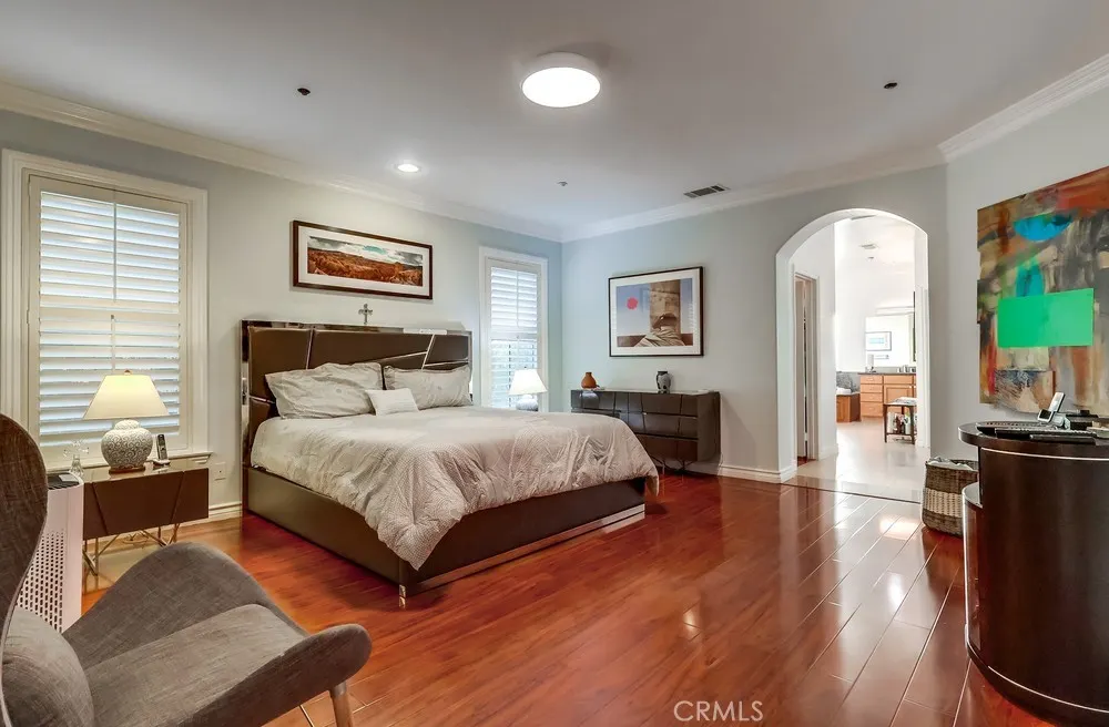 707 S Grand