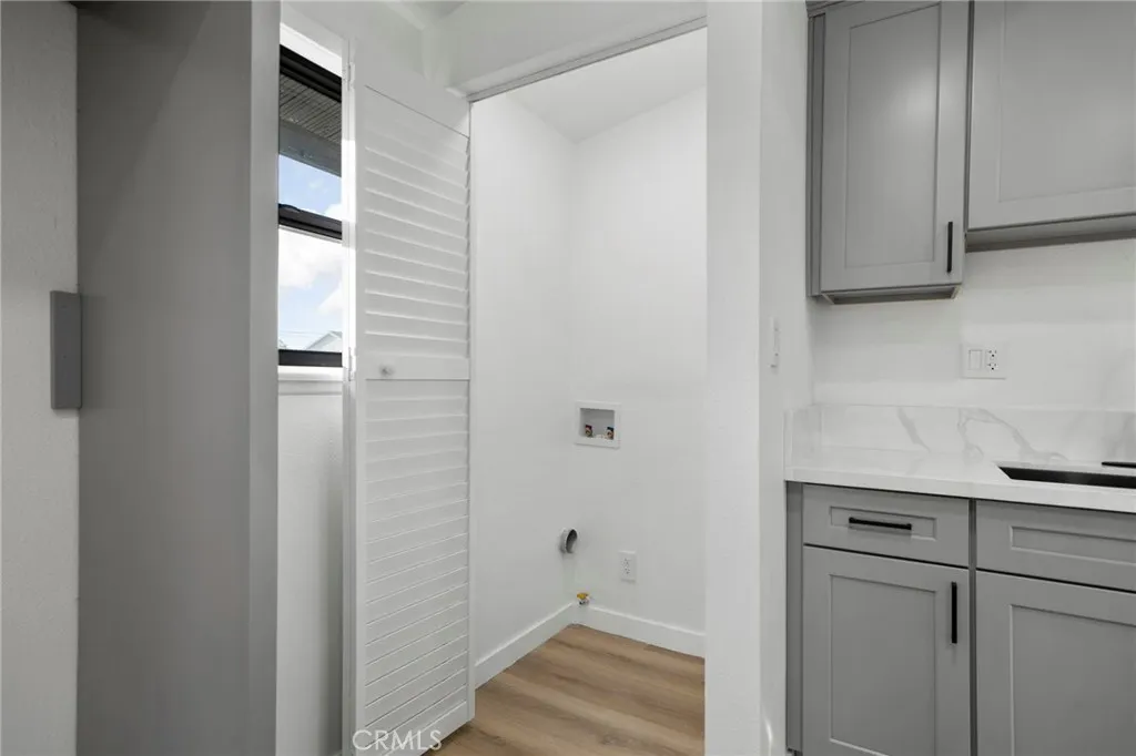 921 E 5th Street