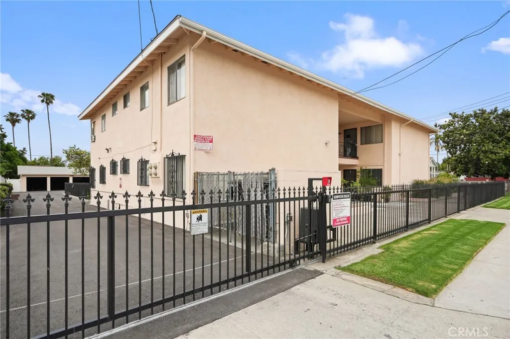 3065 Sastre Avenue