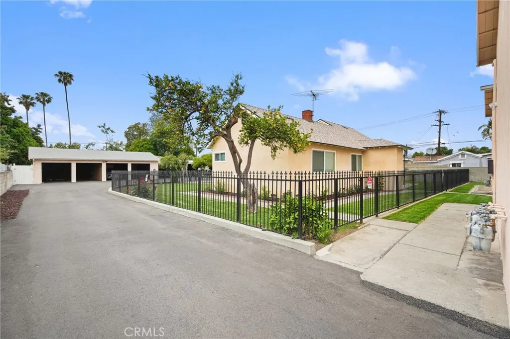 3065 Sastre Avenue