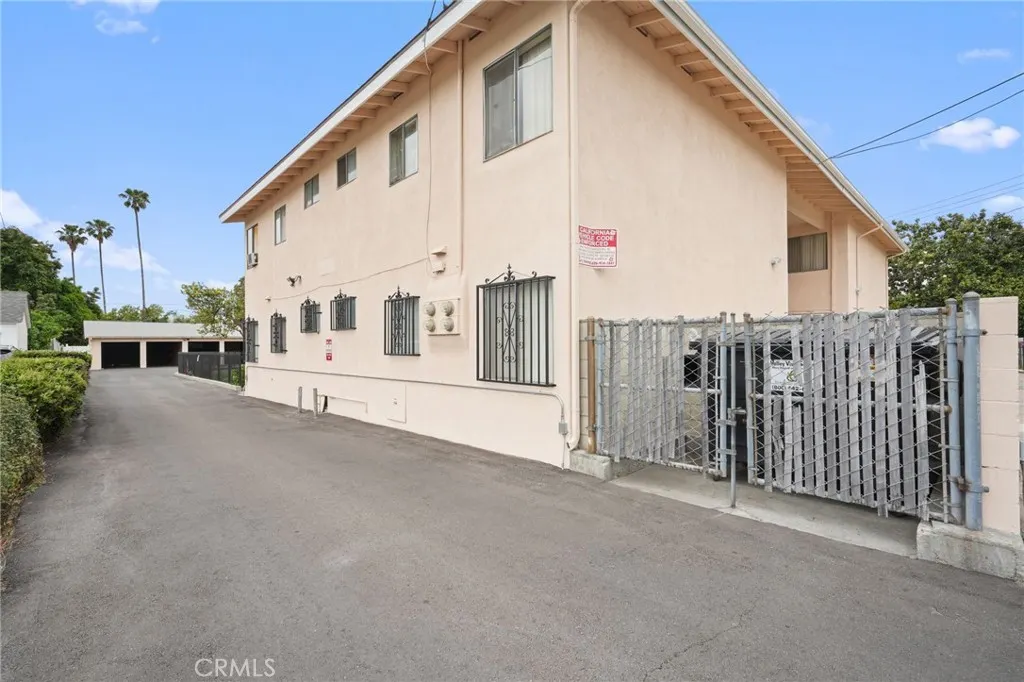 3065 Sastre Avenue
