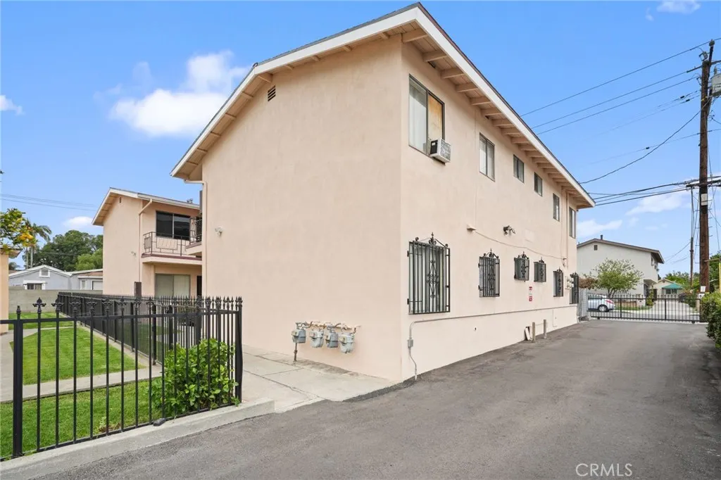 3065 Sastre Avenue