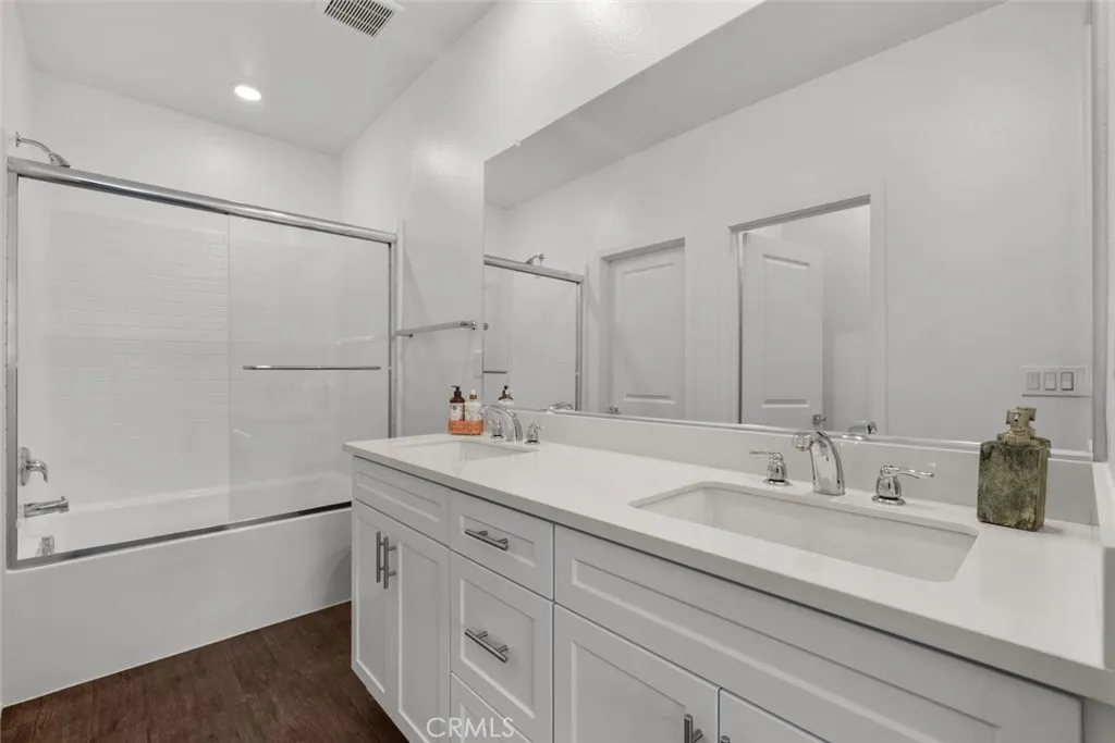 4276 S Montoya Paseo