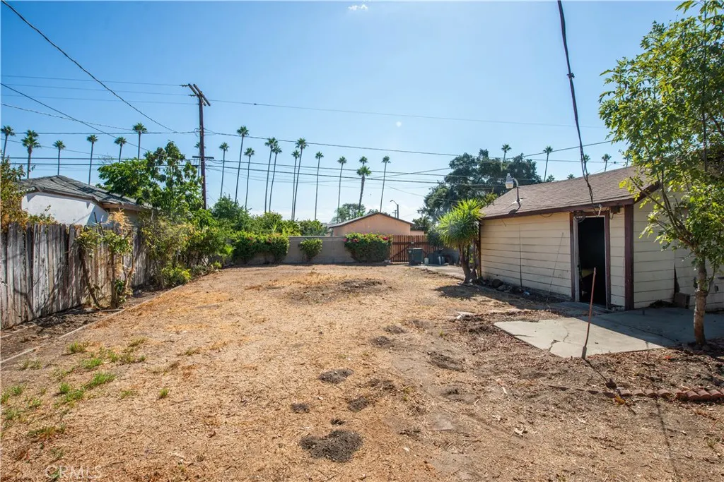 1106 N San Gabriel