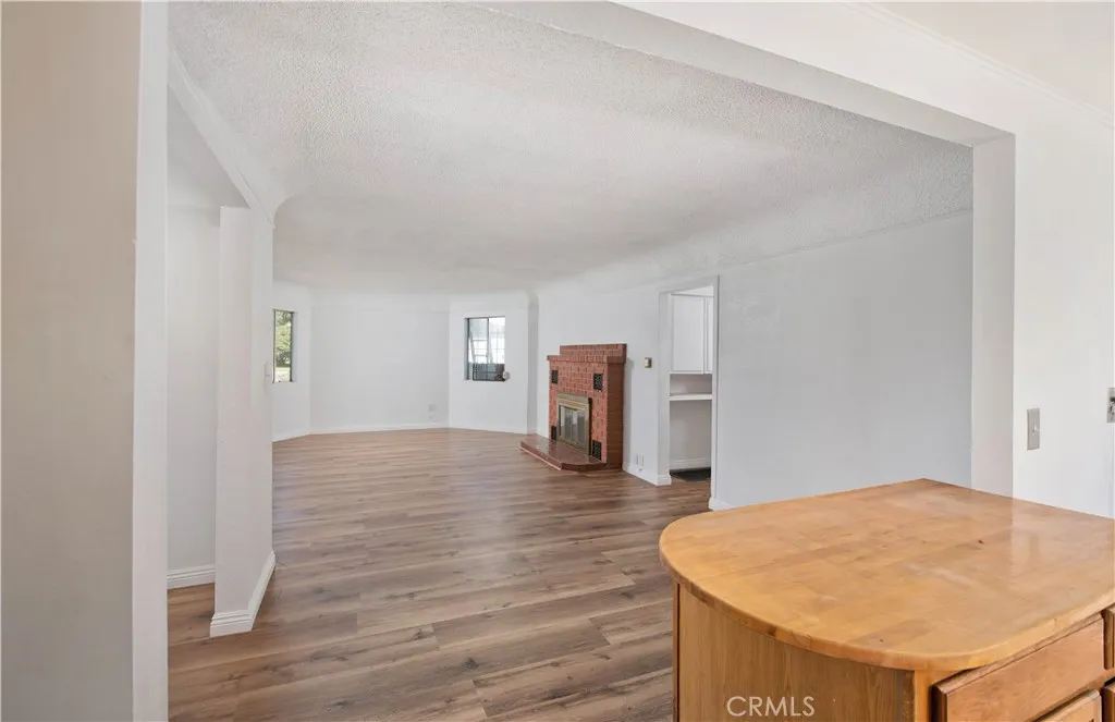 1106 N San Gabriel
