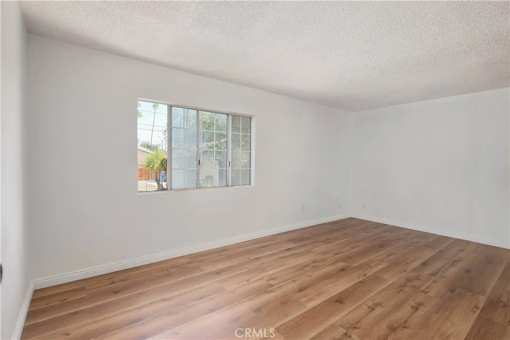 1106 N San Gabriel