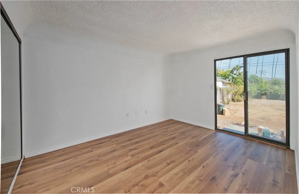 1106 N San Gabriel