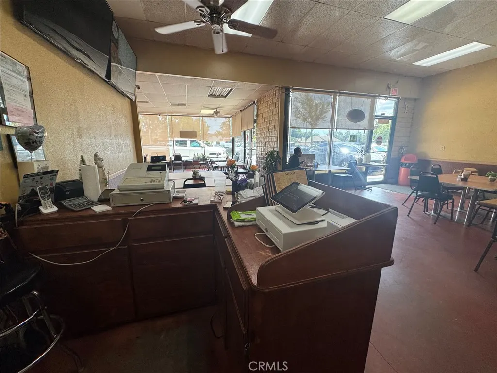 835 S Glendora