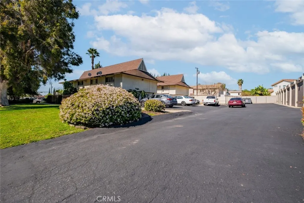 1935 Royalty Drive