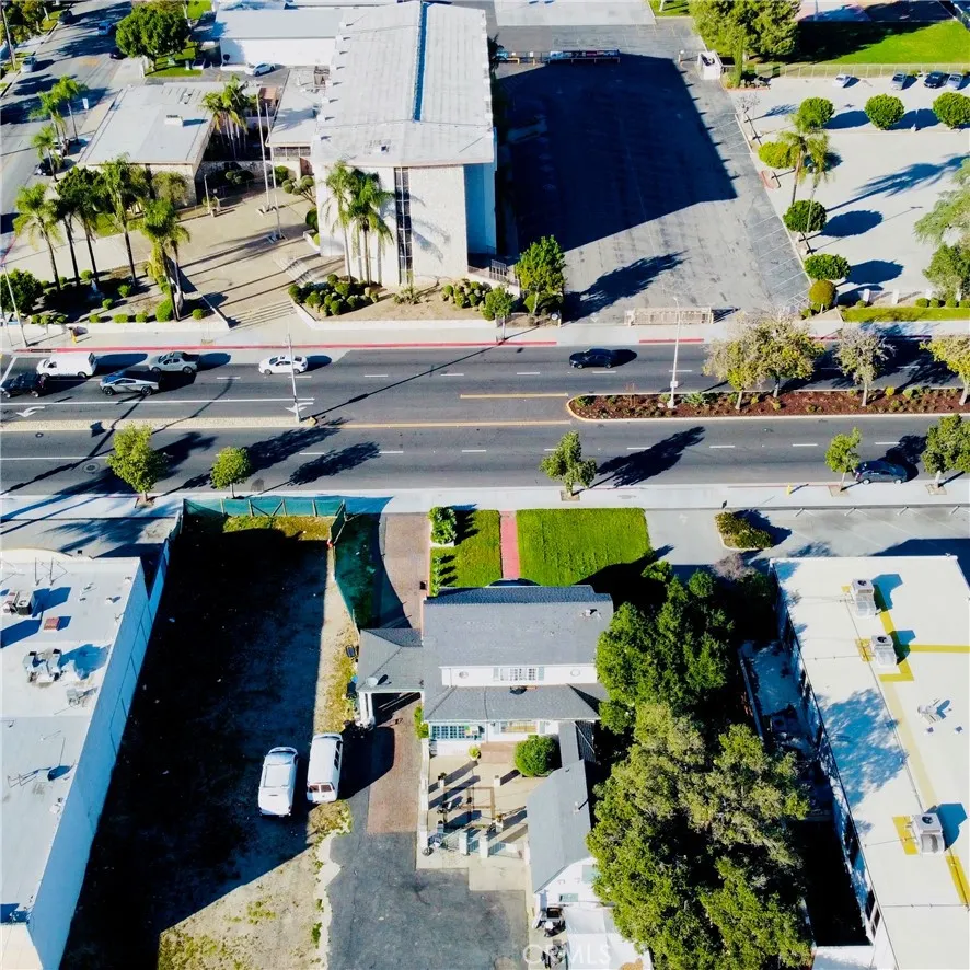 518 E Foothill