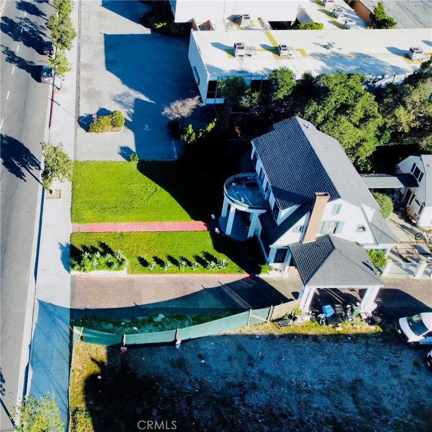 518 E Foothill
