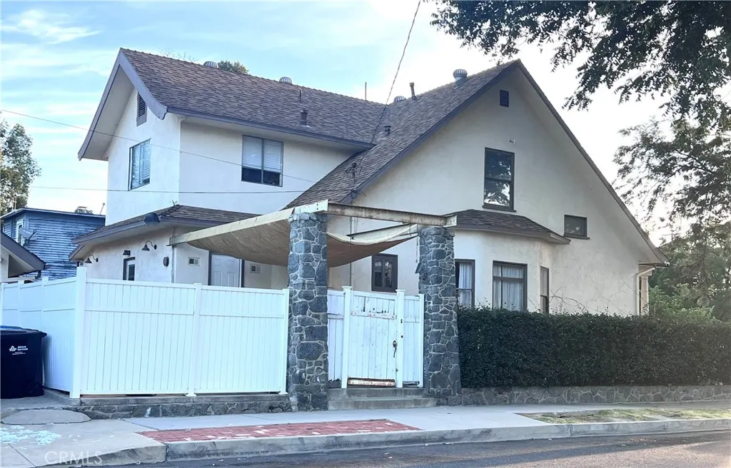 807 N Gibbs