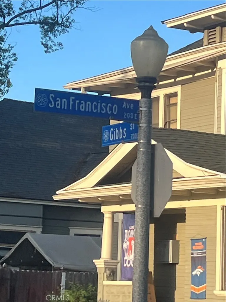 807 N Gibbs
