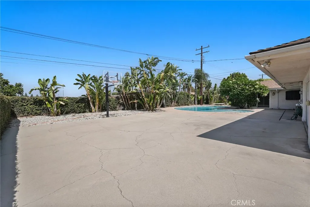 2025 Yorba Drive