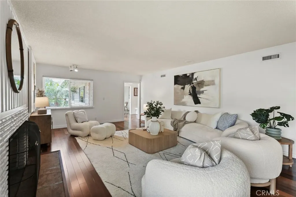 2025 Yorba Drive