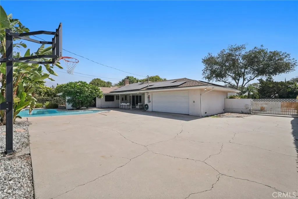 2025 Yorba Drive