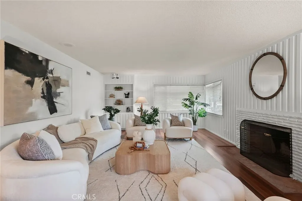 2025 Yorba Drive