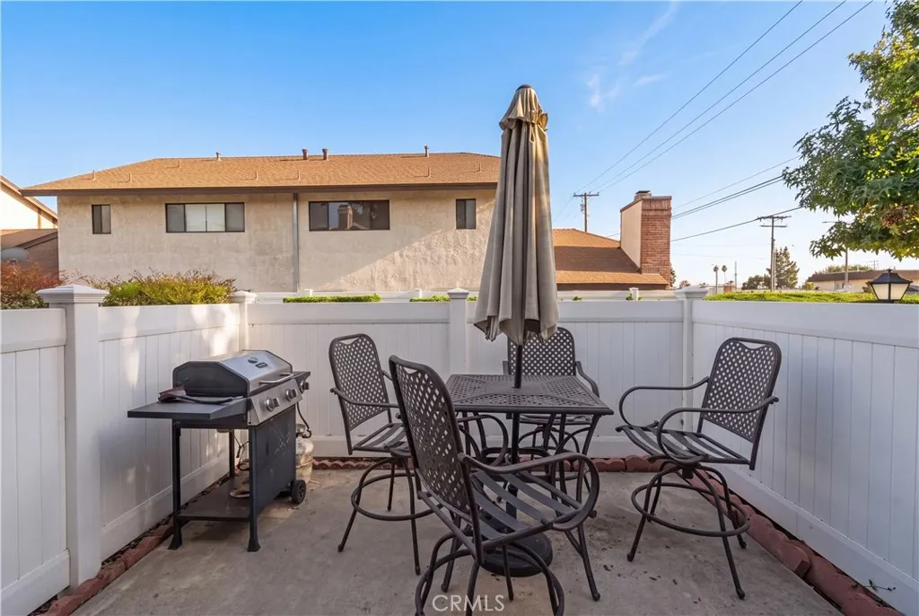 1174 N Sunflower