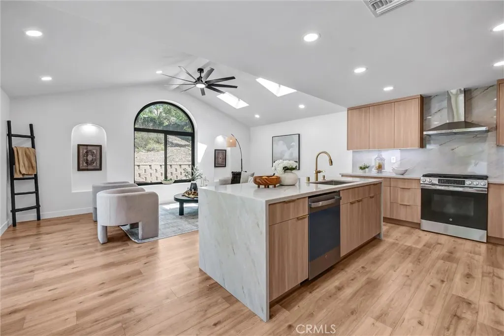 403 W 5th